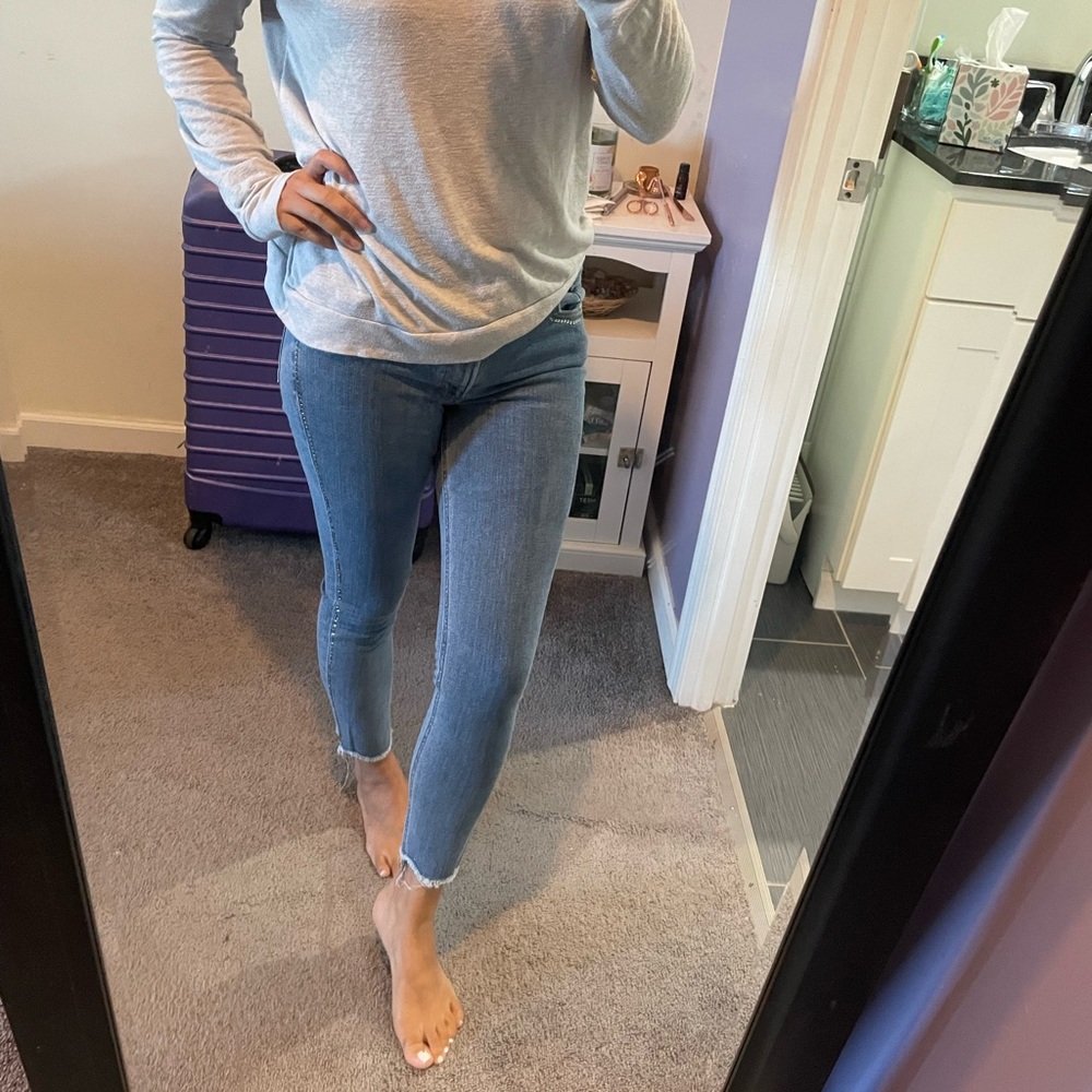 NWOT Express Frayed Hem Skinny Jeans